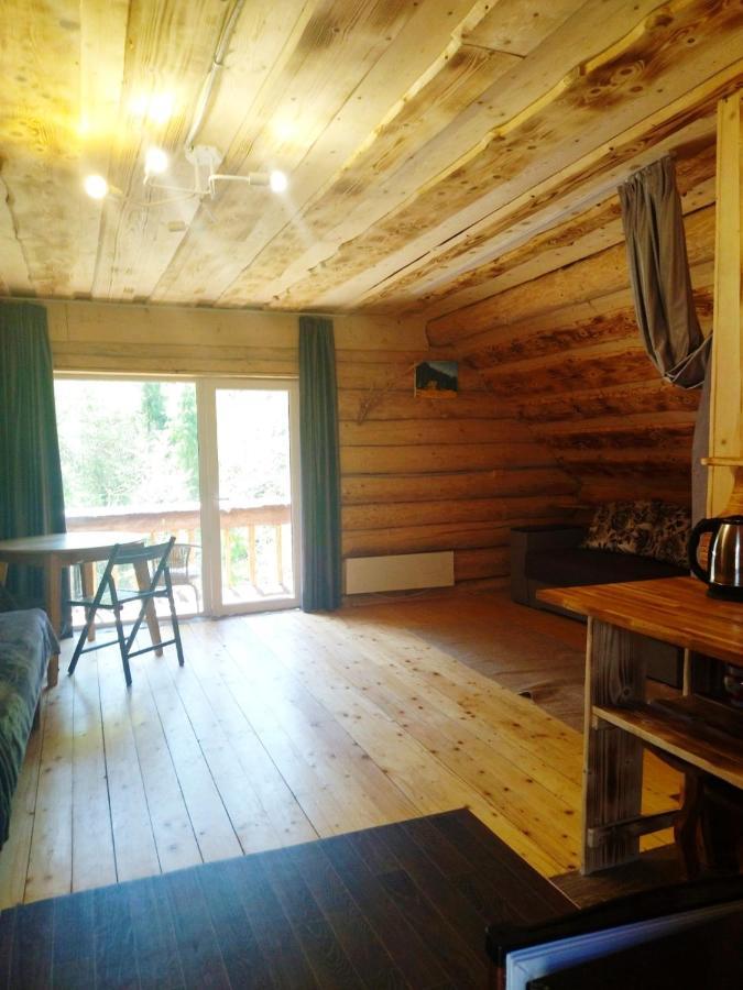 Bungalow In Mauntains With Chan Near The Forest 斯拉夫西克 外观 照片